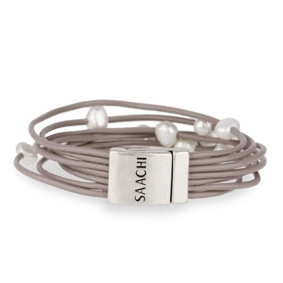 Saachi Wrap Bracelet White Freshwater Pearl Taupe Leather Magnet Clasp NWT - Picture 2 of 9